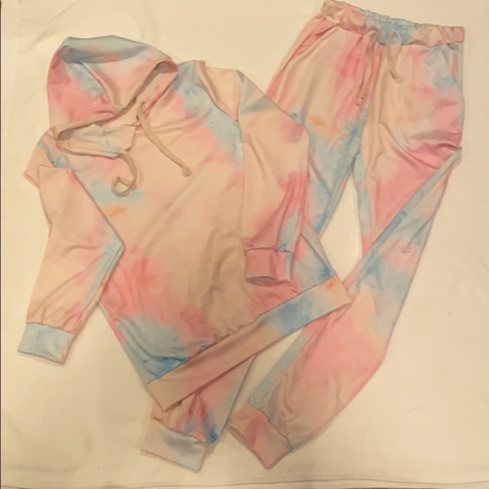 BRAND NEW Tie Dye Lounge Set (Hoodie + Joggers)